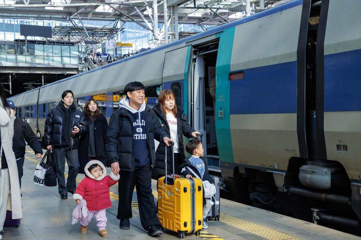 韩国人口萎缩，中小学班级人数为何不减反增?