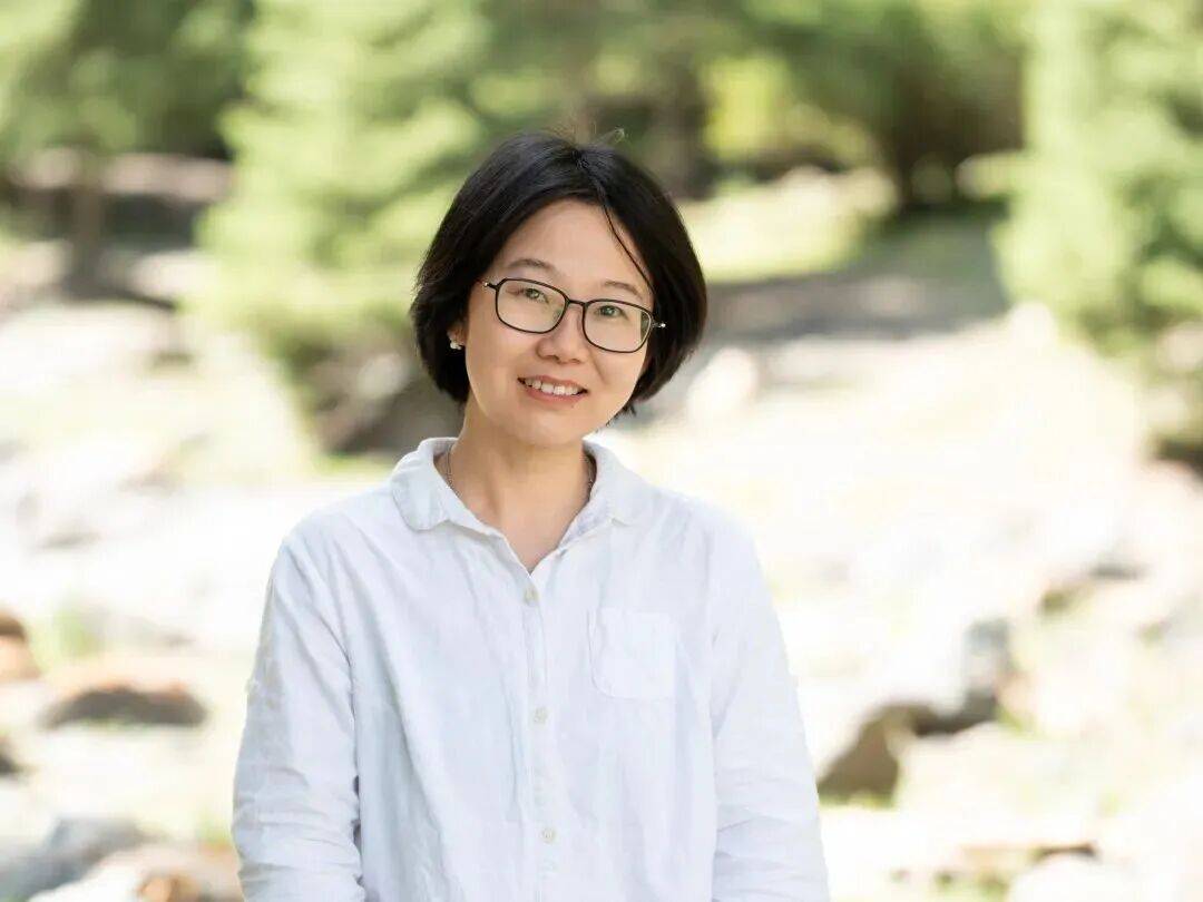 强烈谴责，不胜痛心