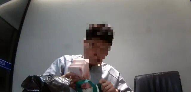 杭州网约车司机遭遇惊魂一刻：客人要去绍兴某公墓！抵达后，电话突然响起......