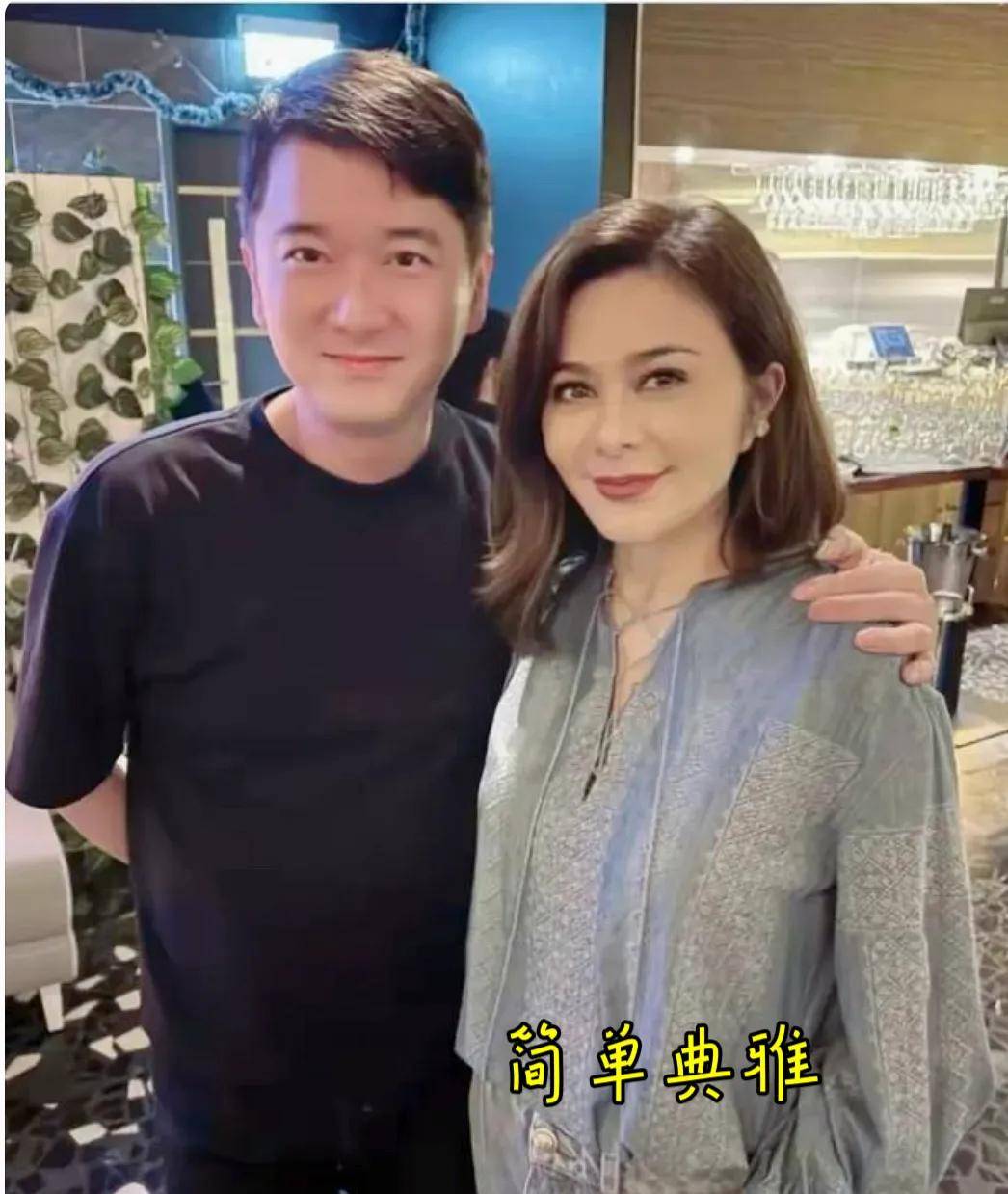 关之琳一身黄金惊艳众人，63岁活成霸气女王，网友的评论炸锅了