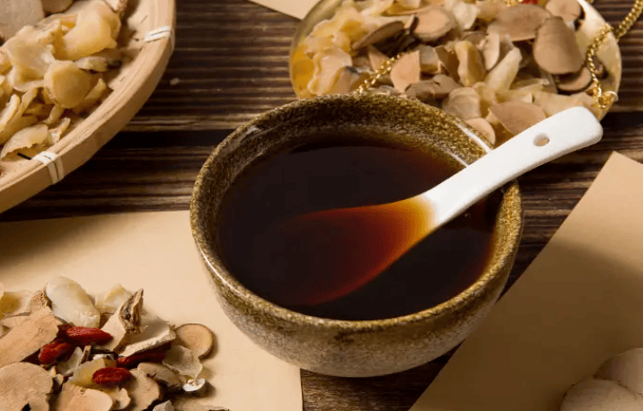 范琳燕主任：入秋后，是减肥的黄金期，尤其要注重疏肝，一个小方子帮助你