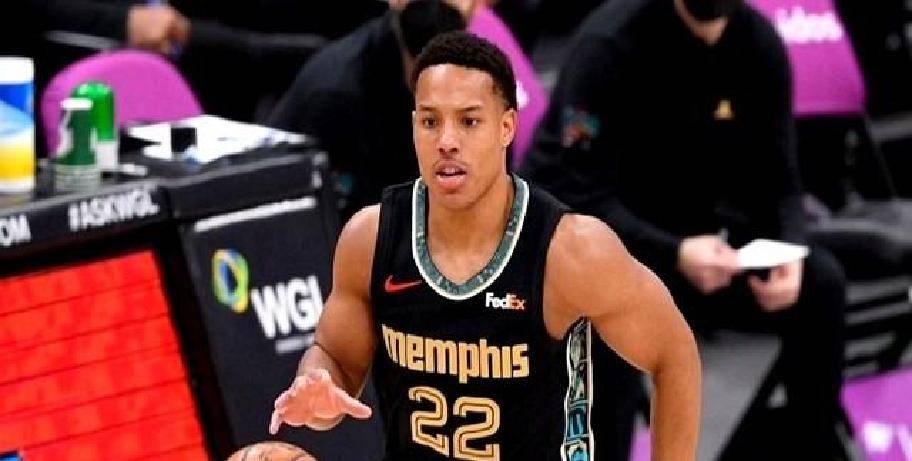 1100万！东契奇电话敲定交易，湖人签下斯玛特，补强外线防守隐患