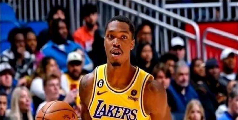 1100万！东契奇电话敲定交易，湖人签下斯玛特，补强外线防守隐患