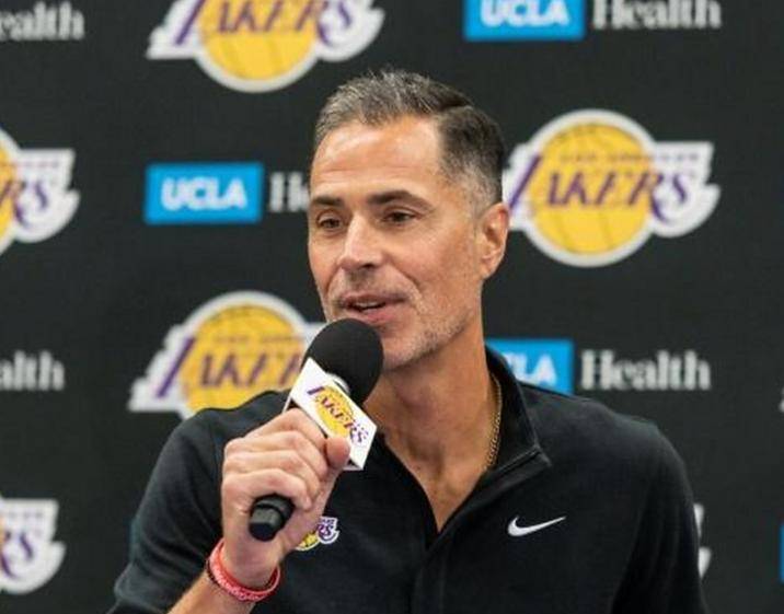 湖人交易阴谋曝光！专家拆穿佩林卡“帽子戏法”，猛龙经理接这电话图啥！