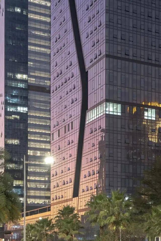 国信证券金融大厦,深圳第一座绿色高层建筑!