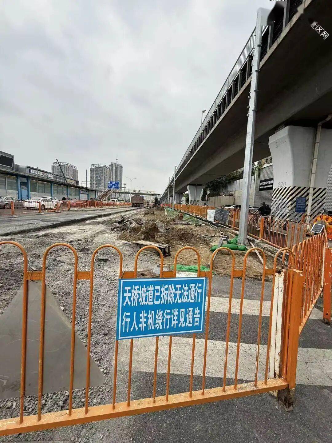 注意!安立路改造,龙德广场过街天桥坡道将拆除——
