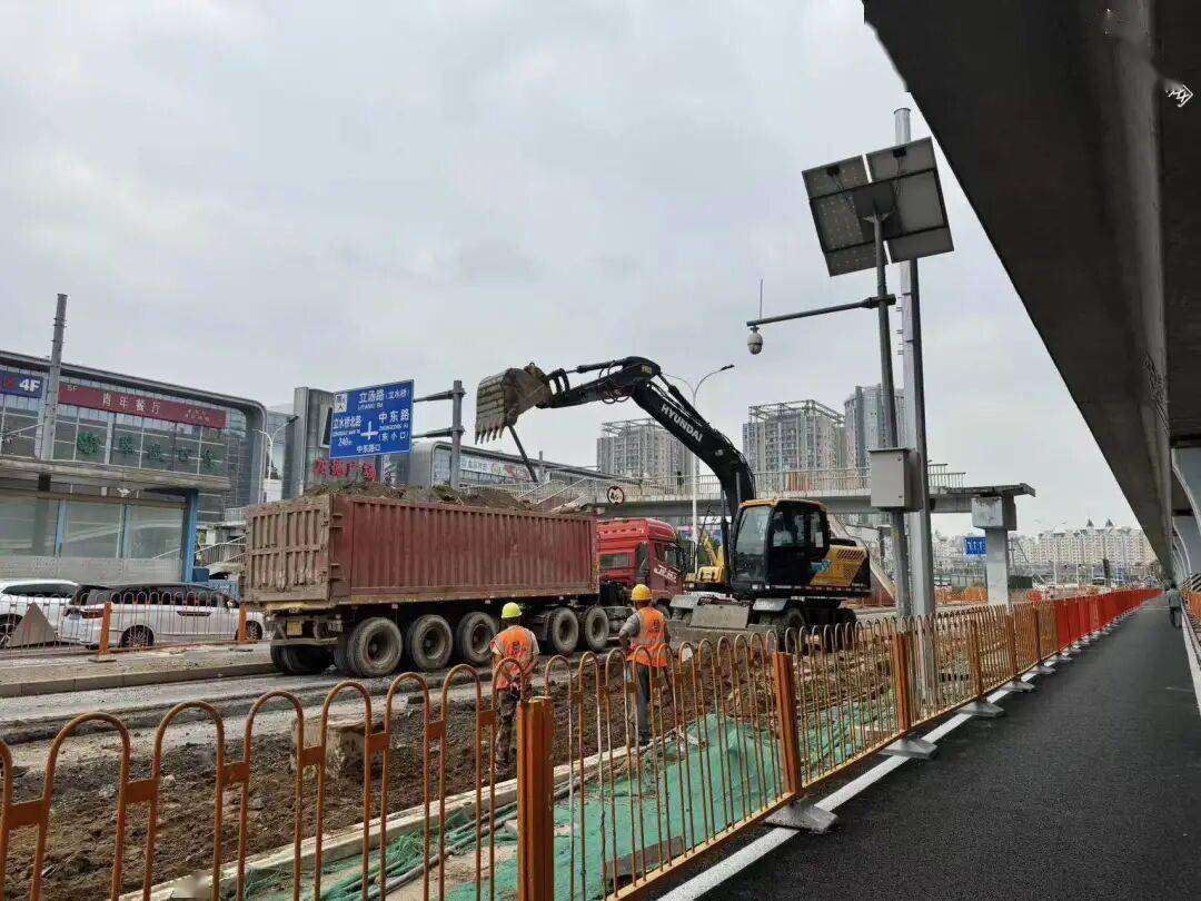 注意!安立路改造,龙德广场过街天桥坡道将拆除——