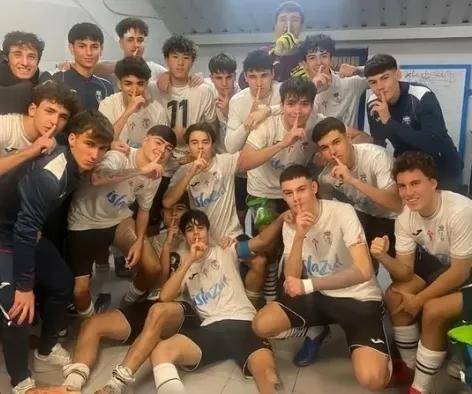 19岁中国小将刘锦程闯葡甲！加盟波尔蒂芒人U23，留洋新篇启幕