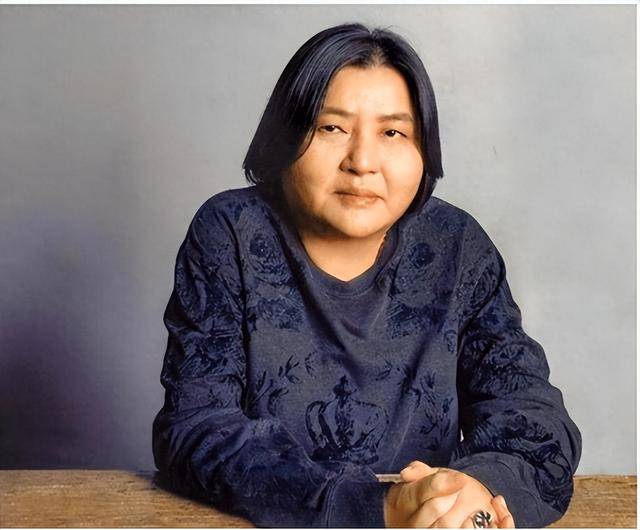 突发!香港知名经纪人卷入侵占8亿遗产风波,帮知名女星养大儿子