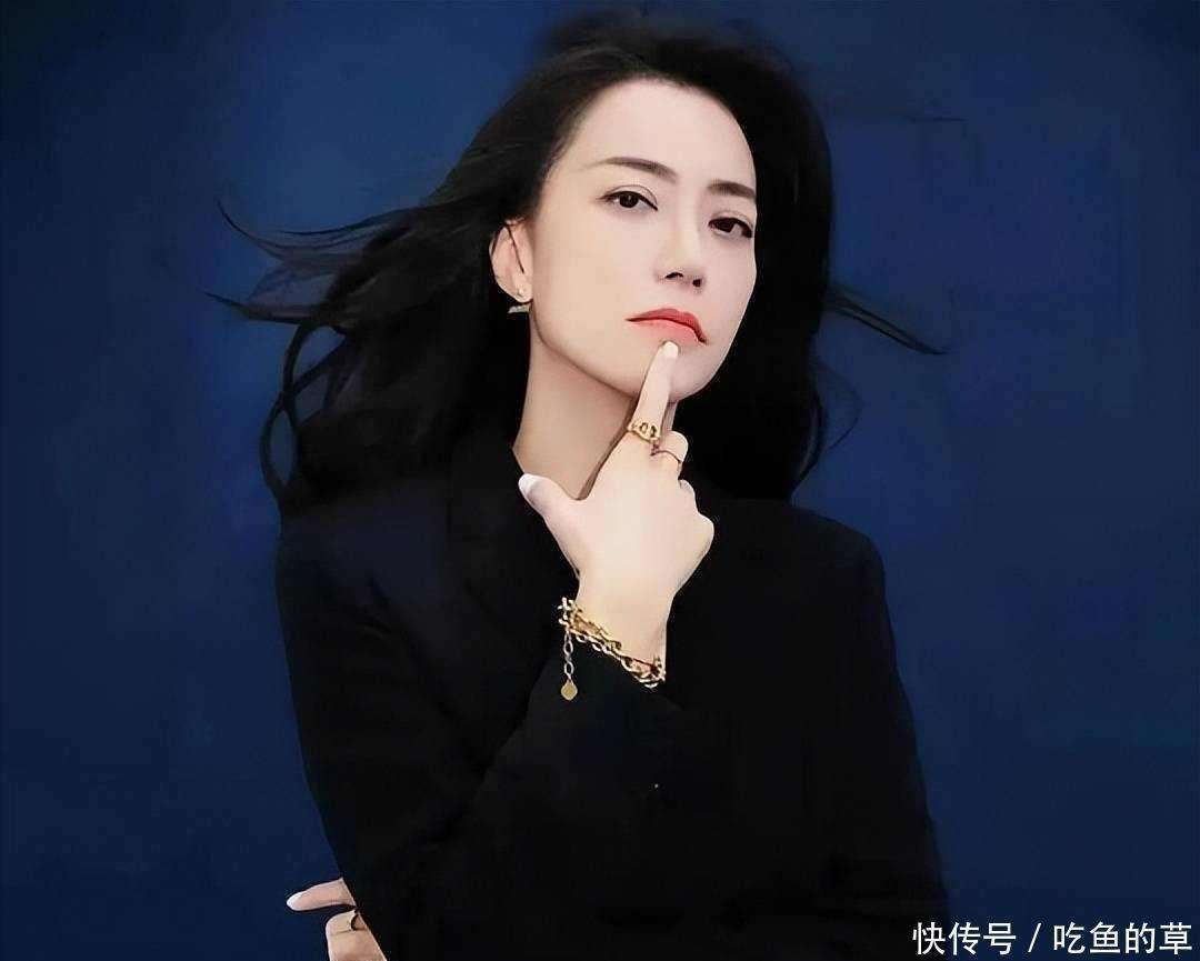 霍汶希的传奇人生：她为何被誉为“香港金牌经纪人”？