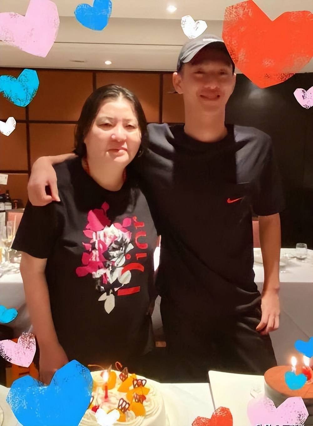 难受!香港知名经纪人卷入8亿遗产风波,帮闺蜜养大儿子