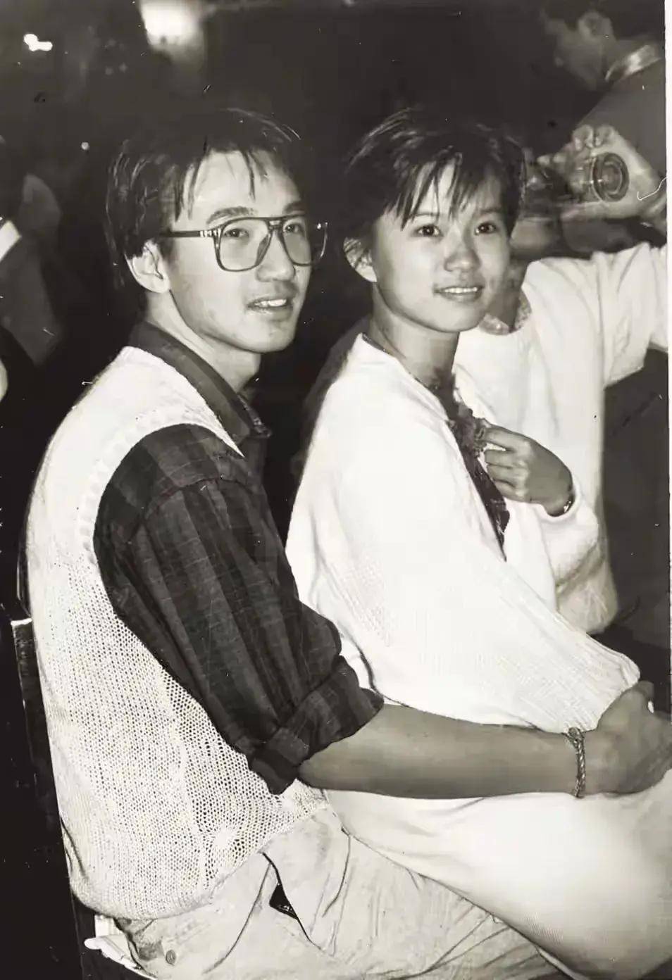 林珊珊：金牌DJ、软硬天师胞姐、郑伊健经纪人，嫁香港飞人事业强