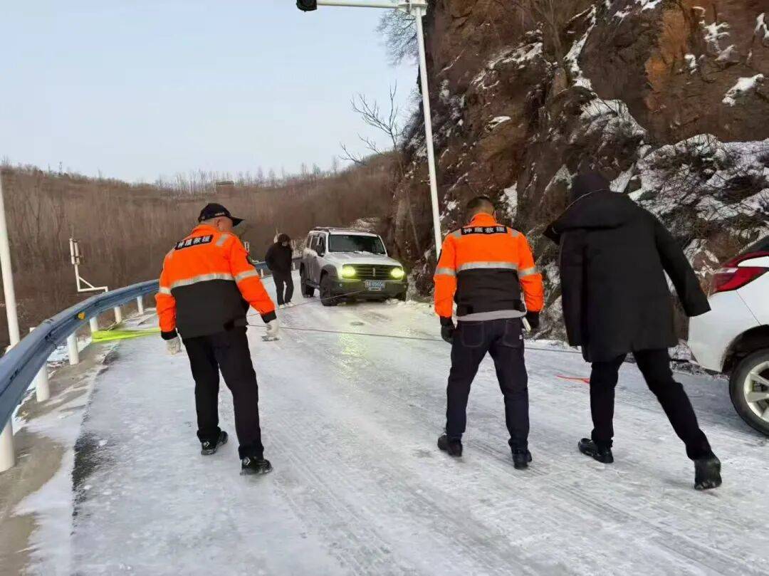 向新密神鹰救援队点赞!救援电话公布/郑州元旦长跑开始报名!奖牌很别致/河南新增6条高速