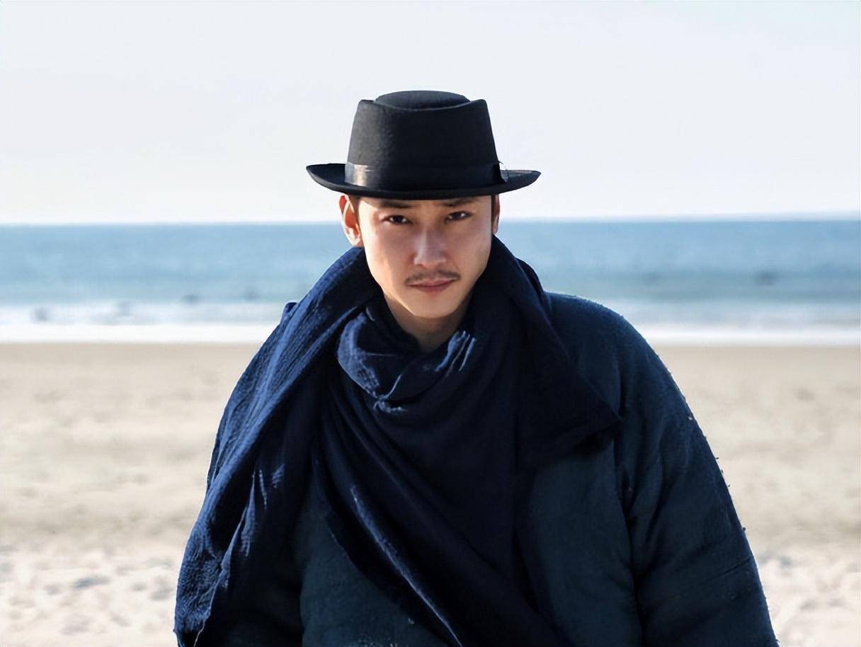 37岁男演员现状：曾搭档孙俪霍建华，住北京四合院却不能上厕所！